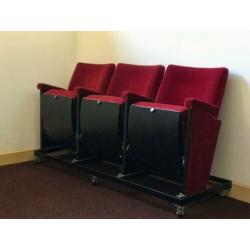 Uniek: Chique pluche Leidsche Schouwburg stoelen