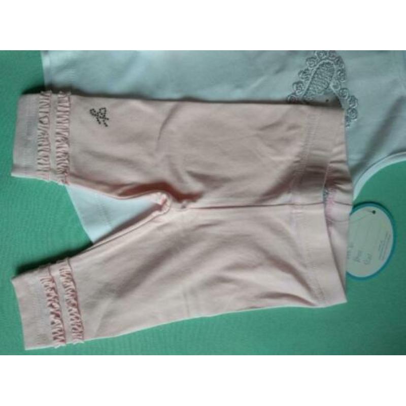 Katoenen setje: jurk, legging, longsleeve.