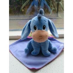 Ijoor yjoor met knuffeldekentje Disney merk Nicotoy ca 30 cm