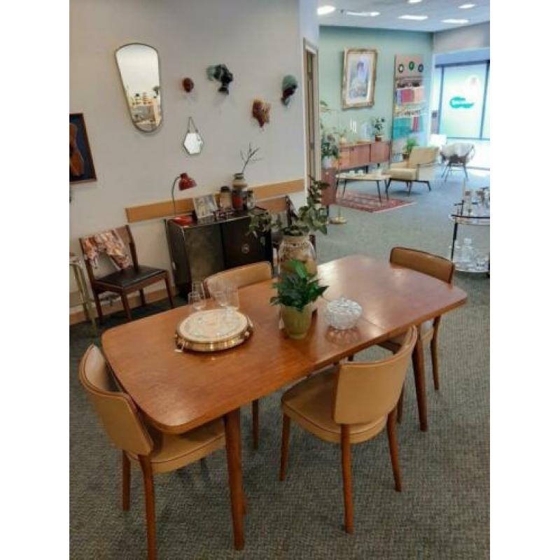 Mooie vintage teak houten eettafel met uitschuifbaar blad