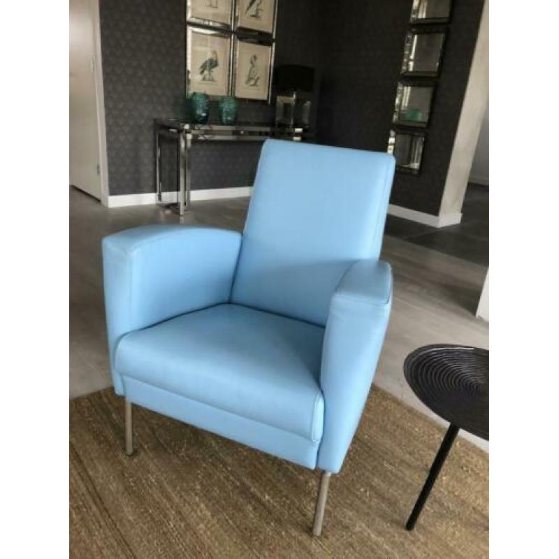 Lederen fauteuil. Voor de liefhebber met een serieus bod.