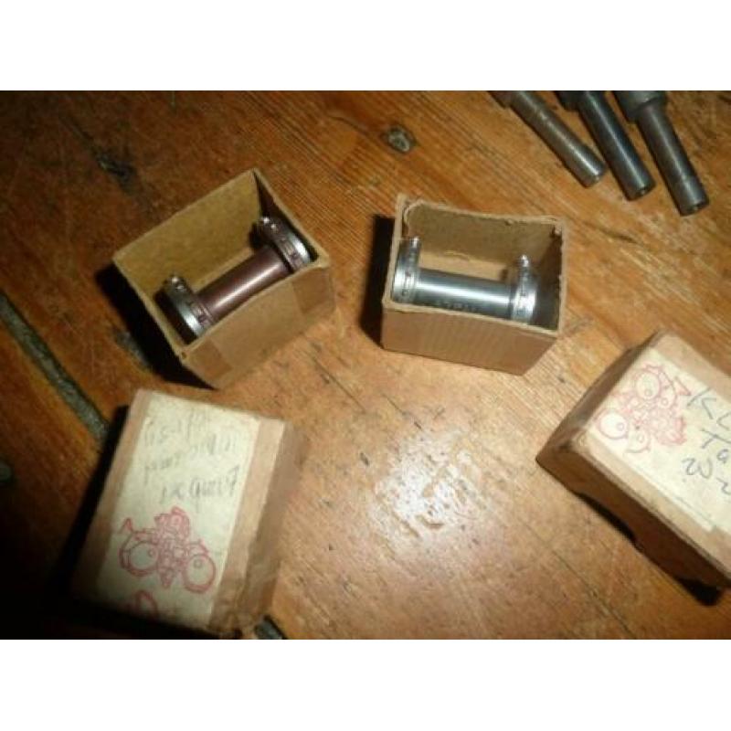 x 35mm film onderdelen - tamboer - sprockets - geleiders
