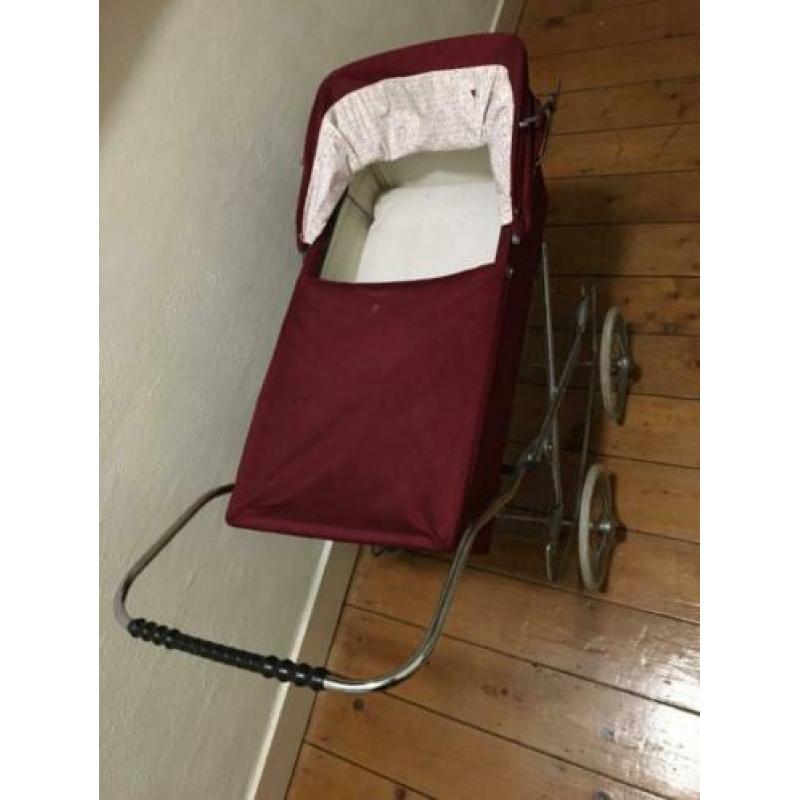 Poppenwagen antiek
