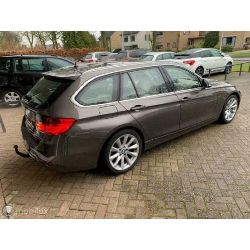 BMW 3-serie Touring 320i Executive Xenon, Leer, Navi..