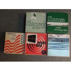 te koop. 21 LEGE shamrock reel met div.box Ø18cm