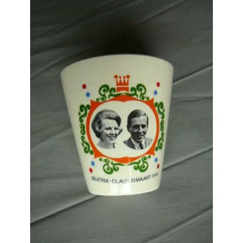 mok Beatrix Claus 10 maart 1966, Boch made in Belgium