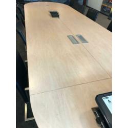 Vergadertafel Esdoorn 5,2 x 1,6m incl. stopcontacten