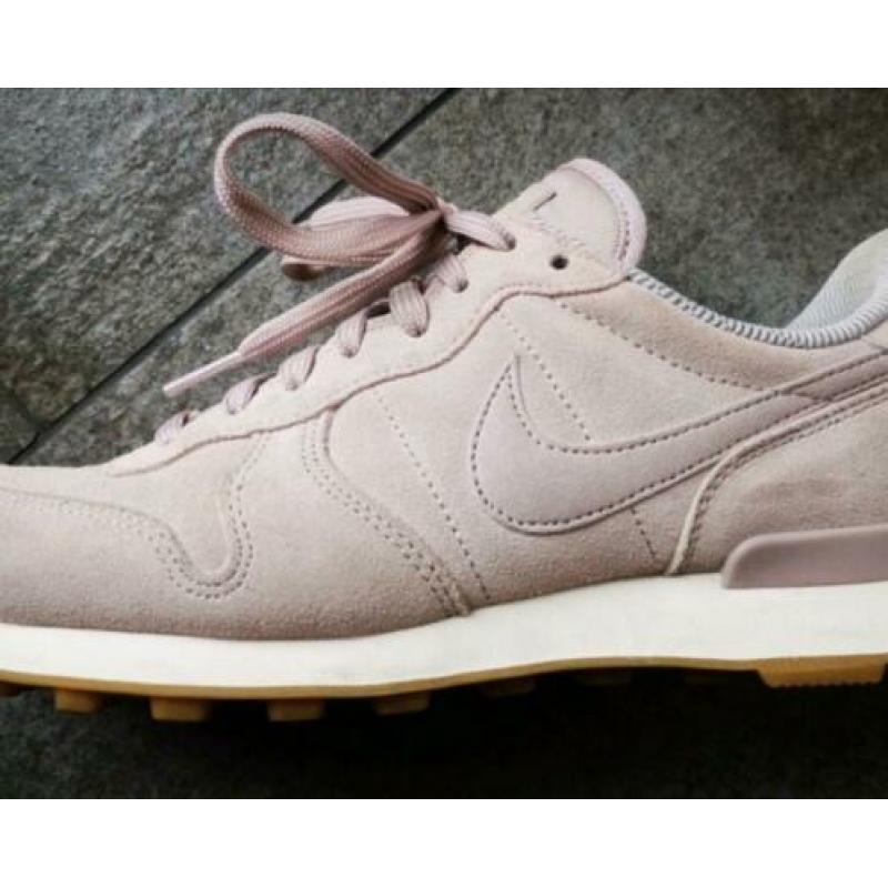 Nike dames poederroze 40