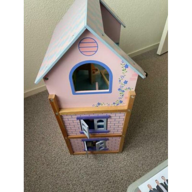 Super mooi poppenhuis met toebehoren!