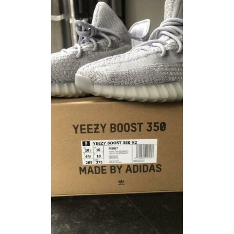 Yeezy boost 350, tail light MAAT 44 2/3