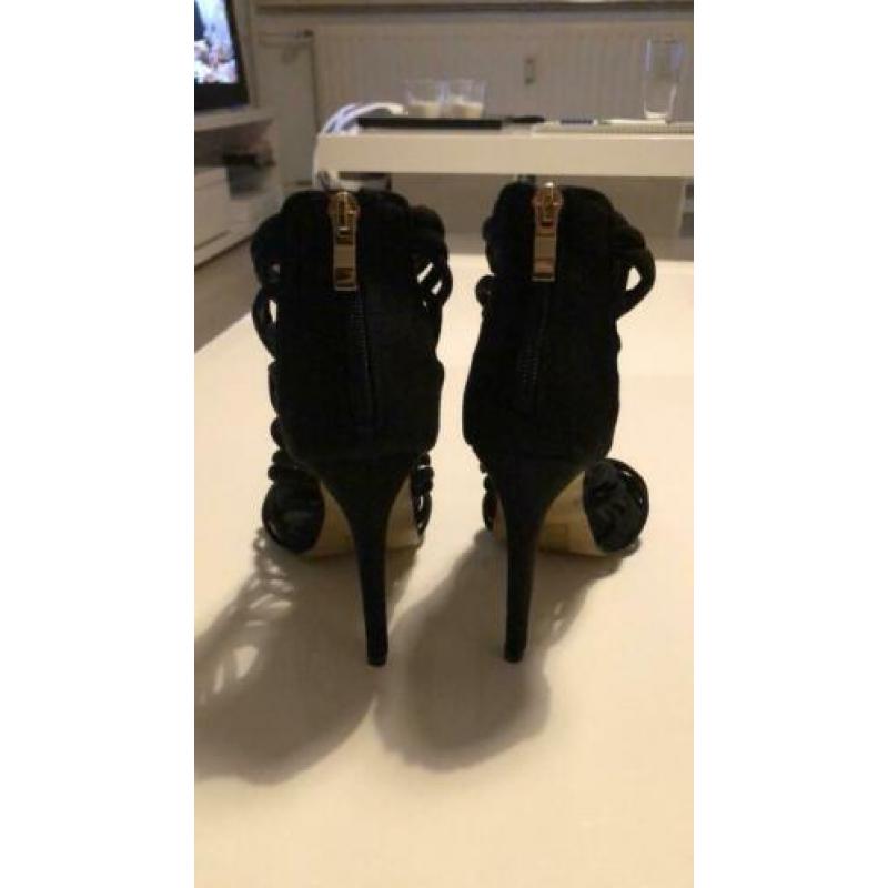 Zwarte pumps maat 36