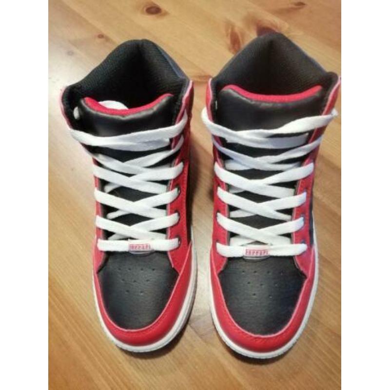 Ferrari sneakers 34/35