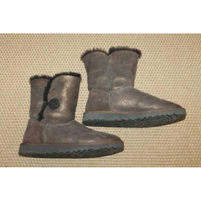 Super leuke bruin/goud kleurige Uggs, maat 8 = 39