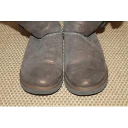 Super leuke bruin/goud kleurige Uggs, maat 8 = 39