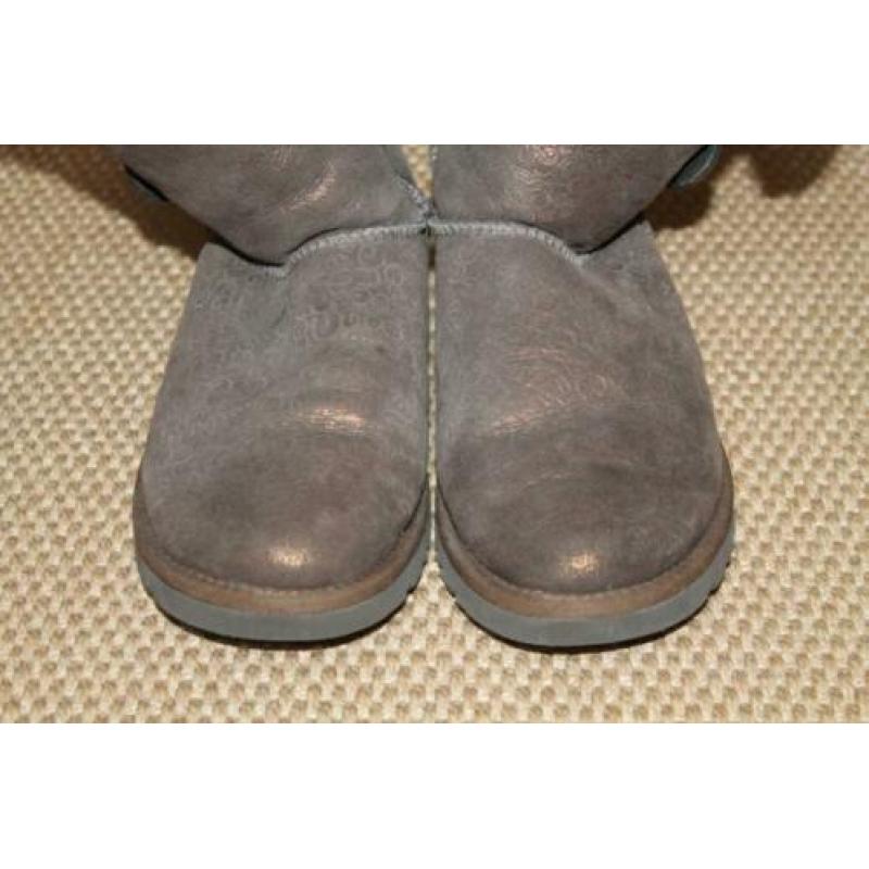 Super leuke bruin/goud kleurige Uggs, maat 8 = 39