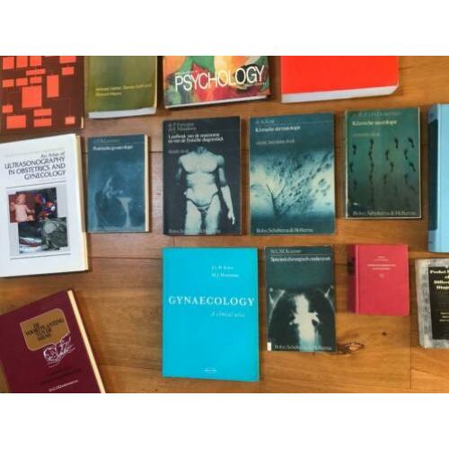 18 studieboeken Geneeskunde in 1 koop