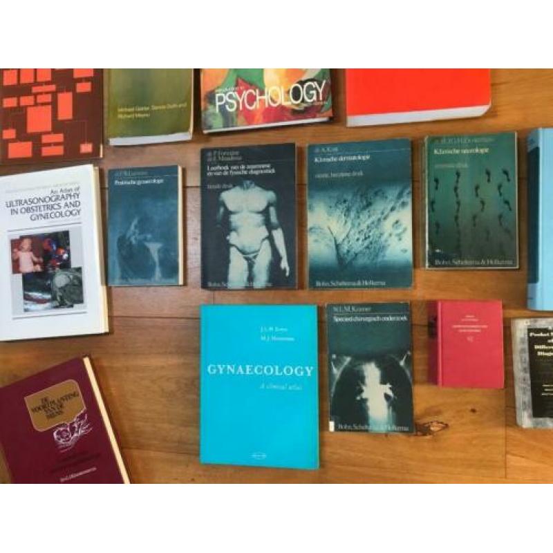 18 studieboeken Geneeskunde in 1 koop
