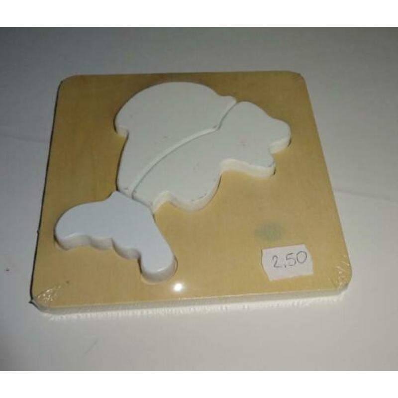 NIEUW Houten puzzel. voor kinderen tot 3 jaar. - 15 cm X 15