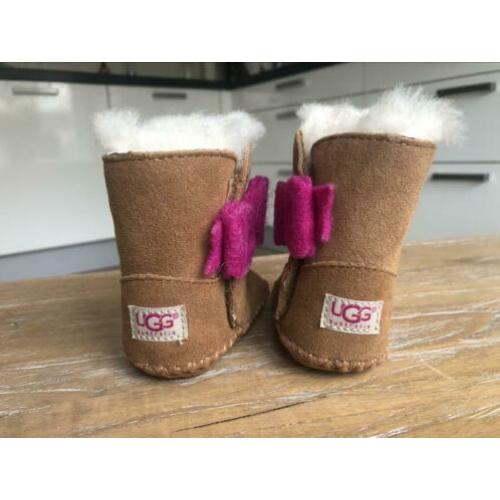 UGG laarsjes maat 16, NIEUW