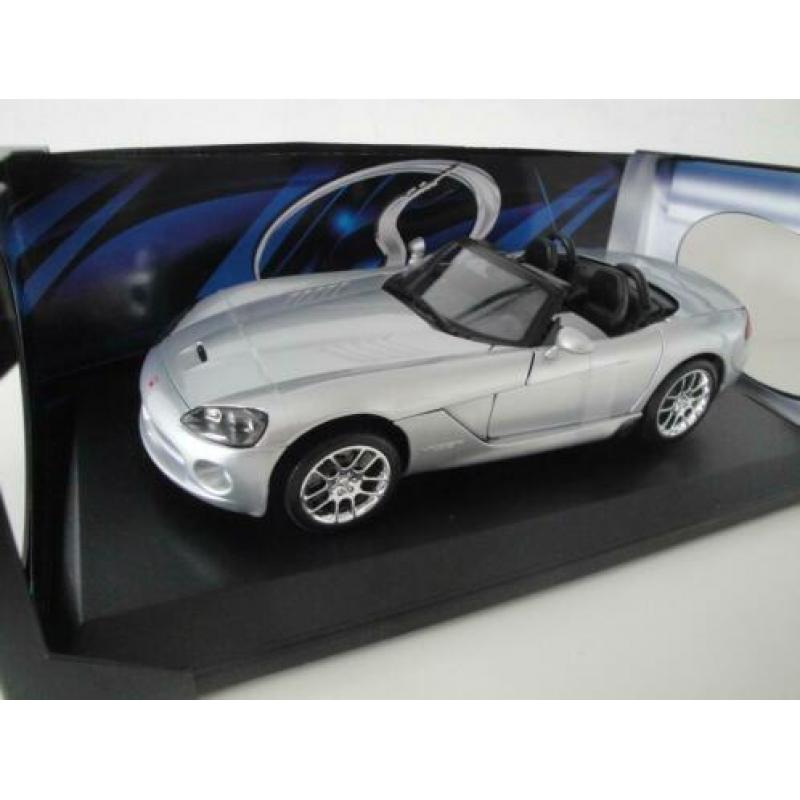 Schaalmodel - dodge viper srt-10 2003 - special edition