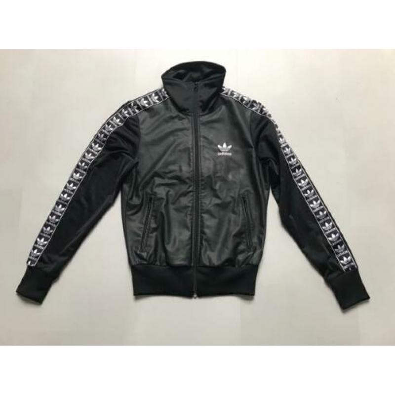 Adidas trainingsjasje maat 152 zwart