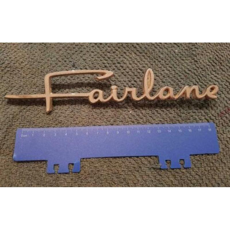 Vintage auto emblemen