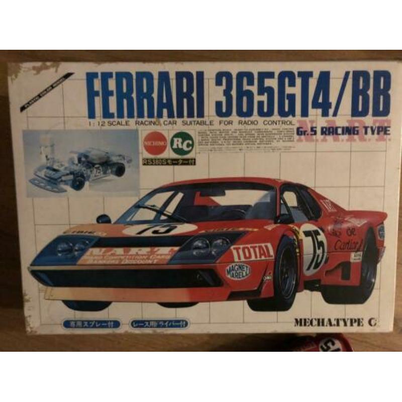 Te koop oude bestuurbare ferrari 1:12