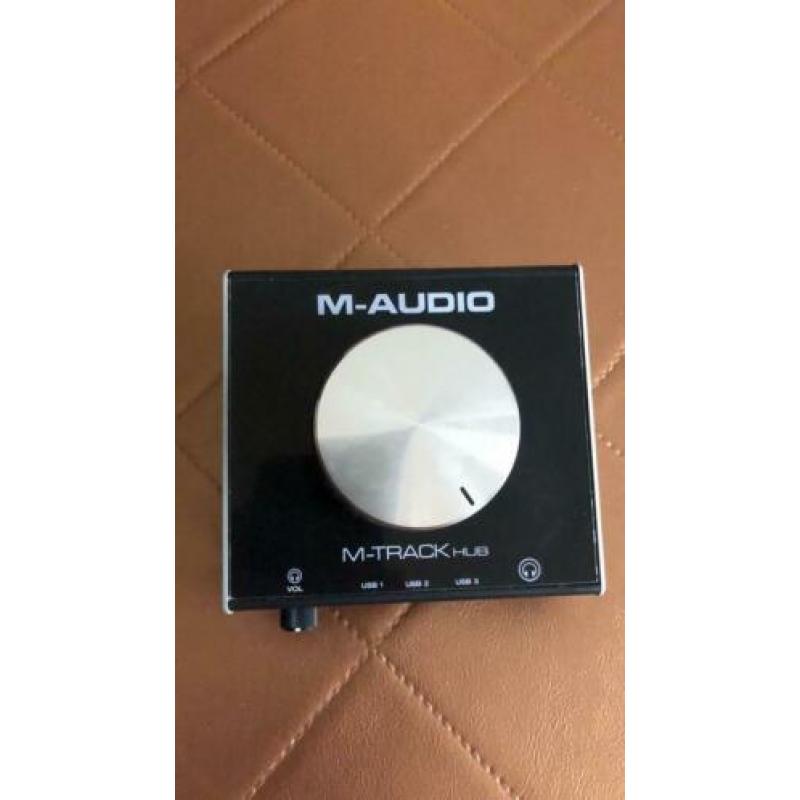 Interface M-TRACK hub
