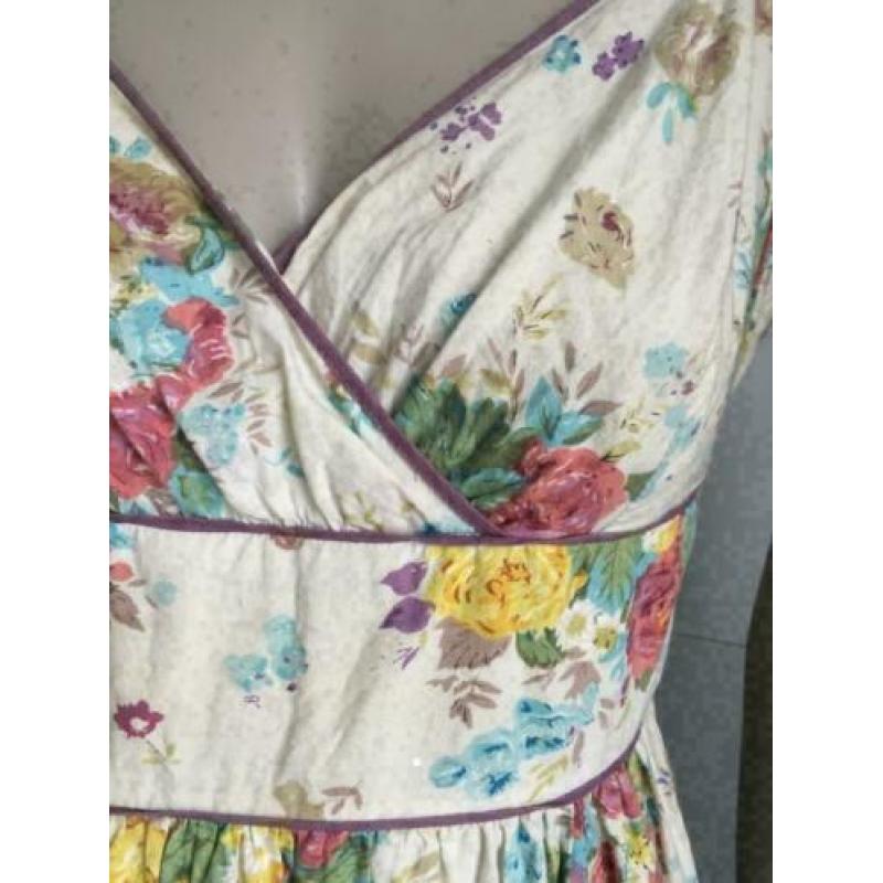 B215 CHARLOTTE RUSSE: jurkje beige Maat S=36