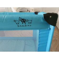 Bambino lichtblauw, inklapbaar camping/logeerbedje