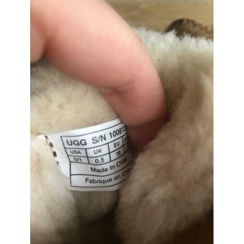 UGG laarsjes maat 16, NIEUW