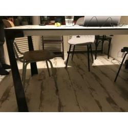 Uitschuifbare eetkamertafel 4-6 persoons