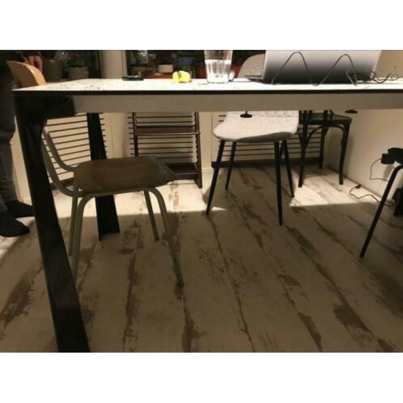Uitschuifbare eetkamertafel 4-6 persoons