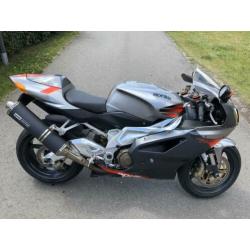 Aprilia RSV 1000R
