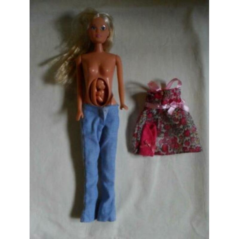 zwangere pop barbie simba in blijde verwachting