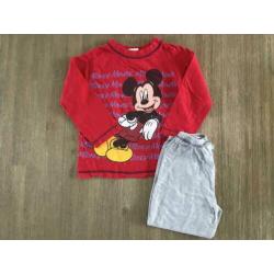 4 pyjama’s maat 92/98