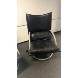 2 ROLF BENZ DESIGN Relaxfauteuils Donkerblauw Leder en staal