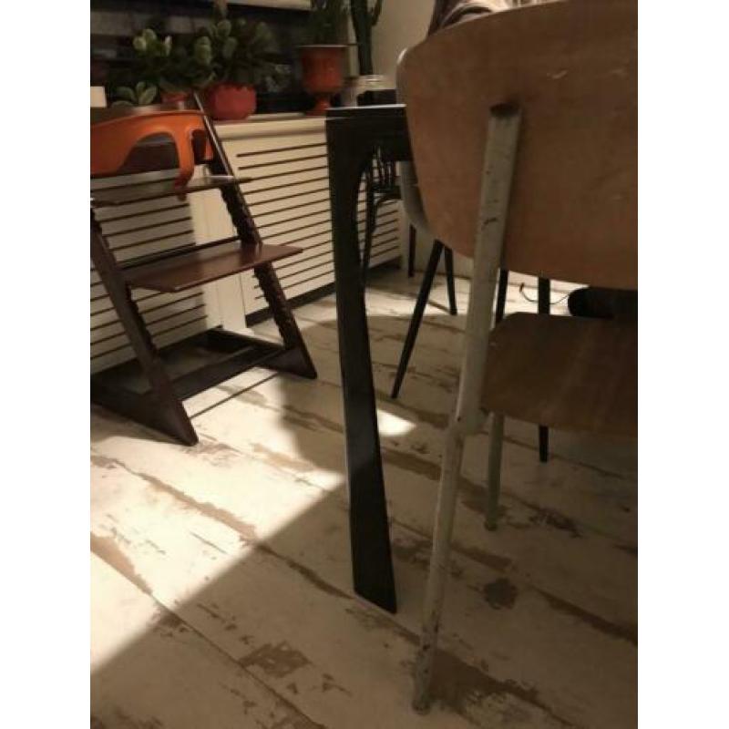 Uitschuifbare eetkamertafel 4-6 persoons