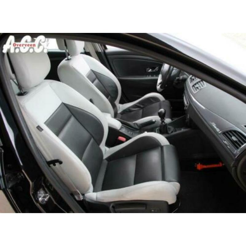 Renault Mégane 1.5 DCi GT Line 110pk Leer Navi + Camera