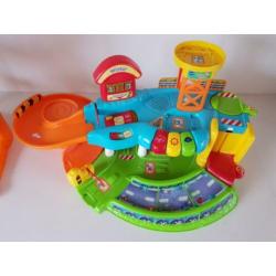 Toet toet auto's, garages en wegdelen