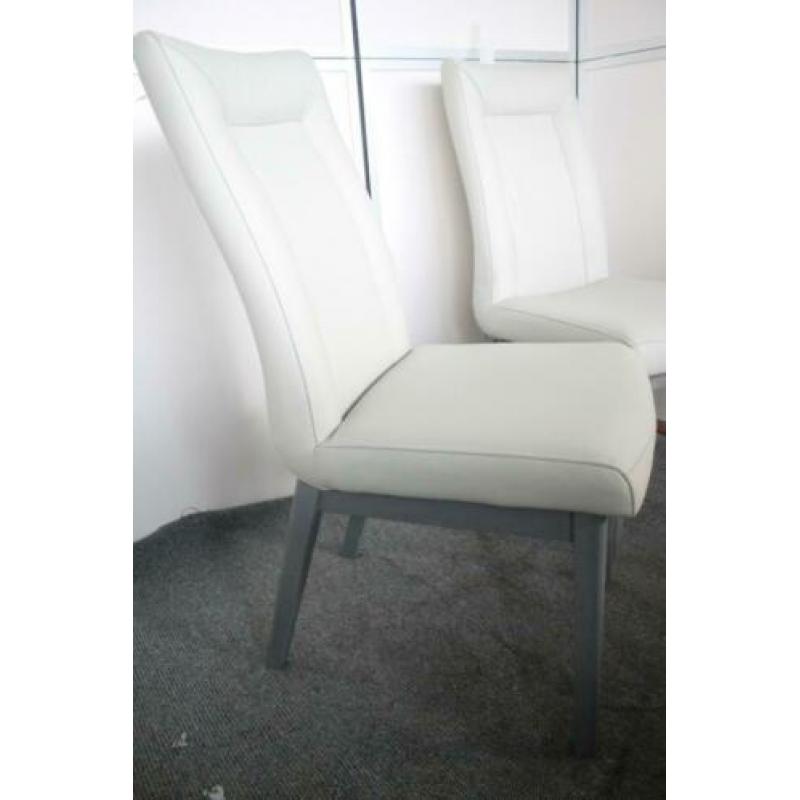 Twee Nieuwe Eetkamerstoelen Grijze Poten Wit Sky + Handvat