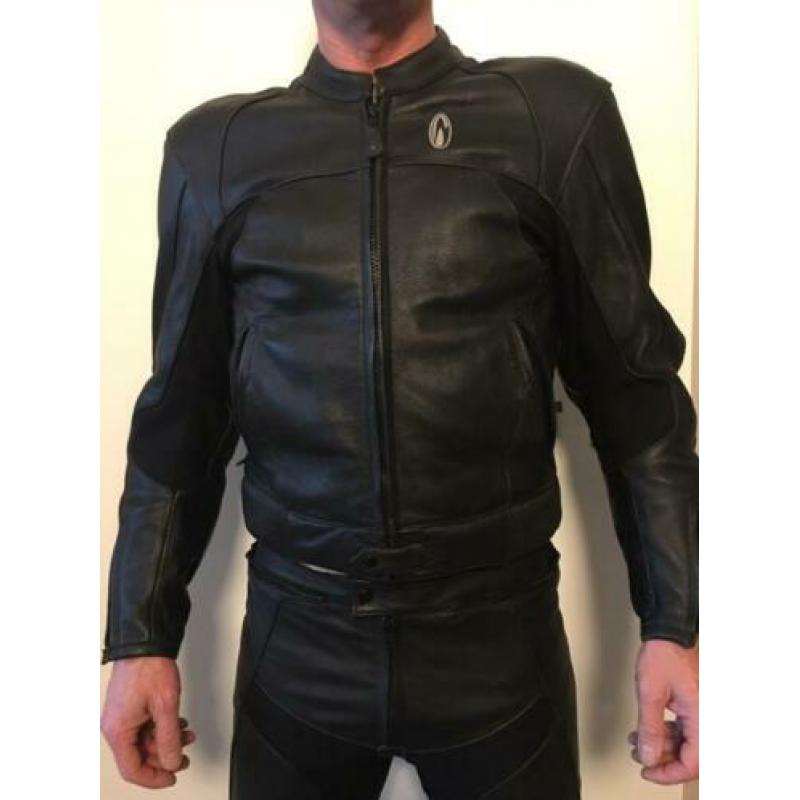 Richa Apollo motorpak racing maat UK44, valt klein.