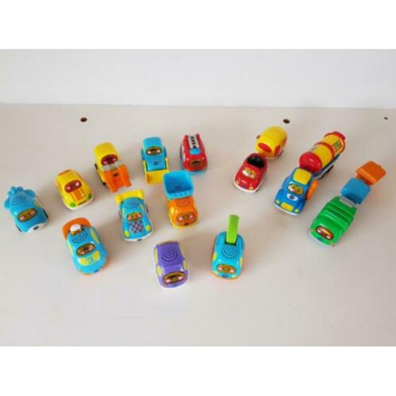 Toet toet auto's, garages en wegdelen