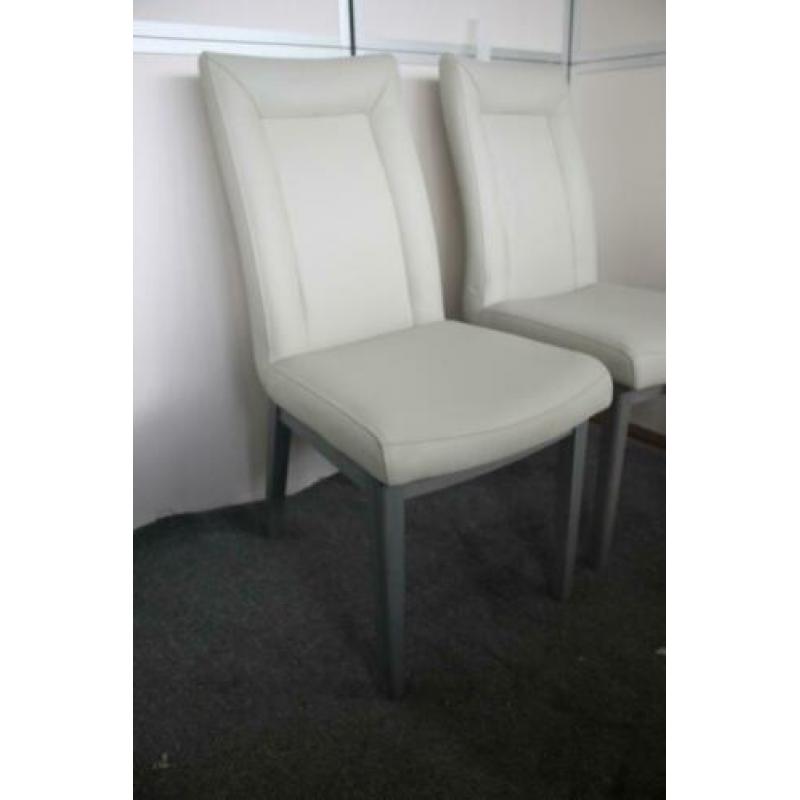 Twee Nieuwe Eetkamerstoelen Grijze Poten Wit Sky + Handvat