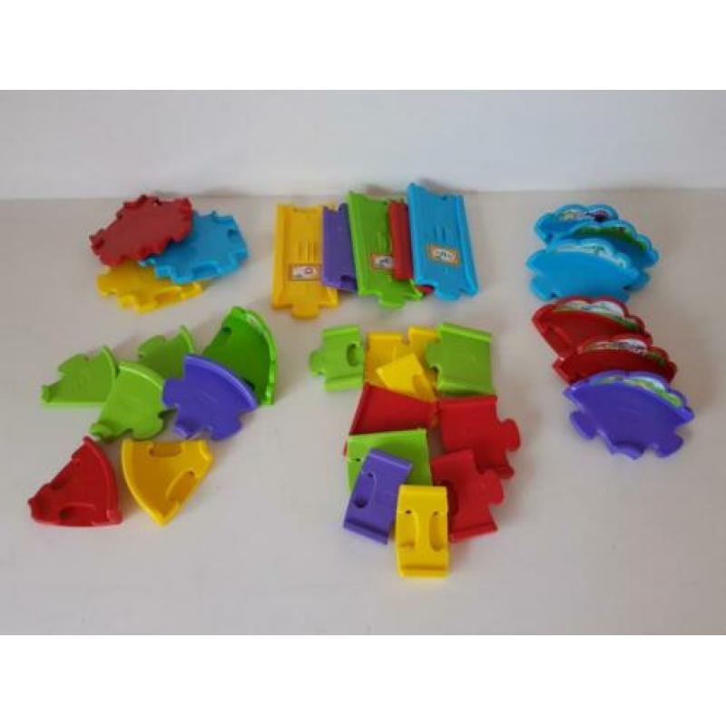 Toet toet auto's, garages en wegdelen