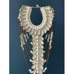 Mooie schelpenketting middelgroot parelmoer