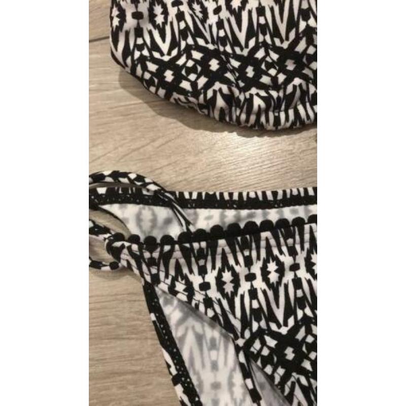 Bikini maat 36 4,50