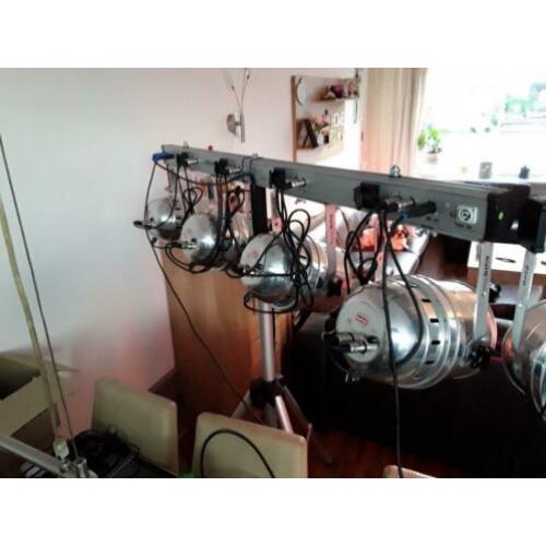 8 x ledpar 64 spots op aluminium statieven + dmx controller