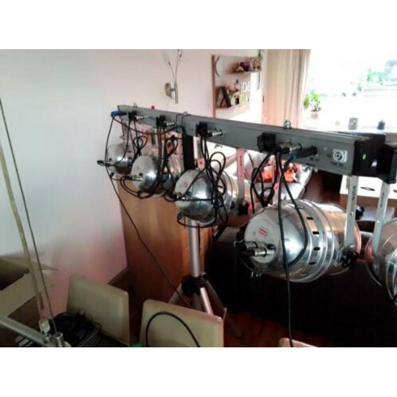 8 x ledpar 64 spots op aluminium statieven + dmx controller