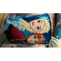 Frozen pakket o.a. pyjama kussens portemonnee spel